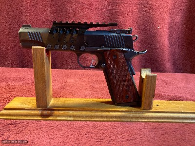 Kimber .45 Gold Match ll 1911