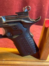 Colt 1911 Government - 2 of 15