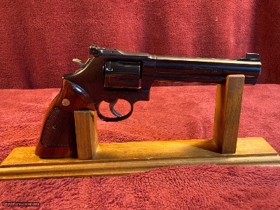 Smith & Wesson Model 586-8 .38/357 6