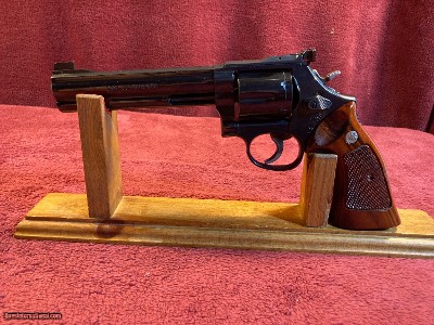 Smith & Wesson Model 586-8 .38/357 6