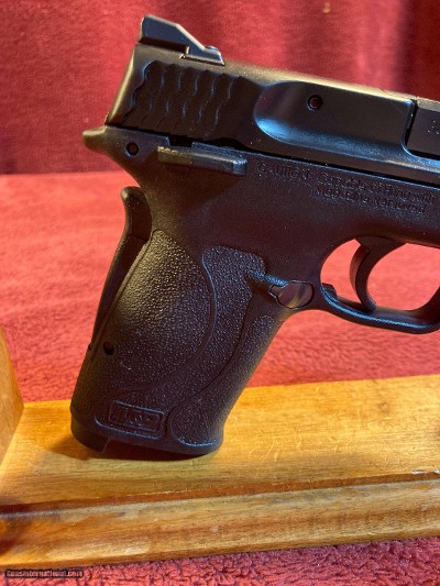 M&P shield EZ 380, 4 Mags, Original Packaging. As New - Image 7 of 16