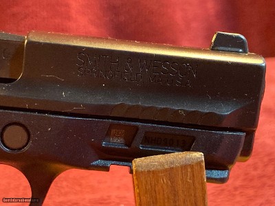 M&P shield EZ 380, 4 Mags, Original Packaging. As New - Image 11 of 16