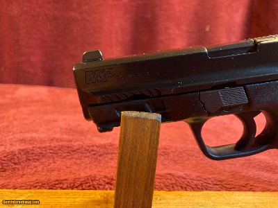 M&P shield EZ 380, 4 Mags, Original Packaging. As New - Image 4 of 16