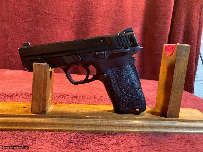 M&P shield EZ 380, 4 Mags, Original Packaging. As New