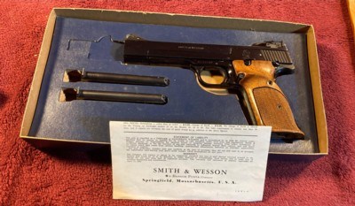 Smith & Wesson Model 41 .22 Target