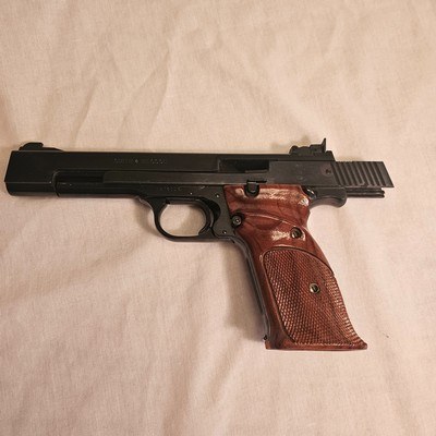 Smith & Wesson model 41 target barrel length 5 1/2