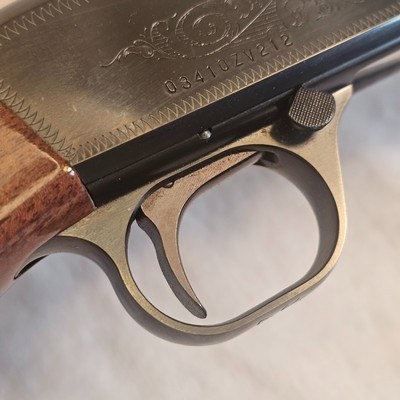 Browning semi auto 22 LR Caliber made in Japan - Image 17 of 20