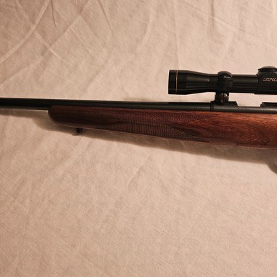 Kimber model 82 Caliber 22 L.R. Leupold scope M8 4power compact - Image 6 of 17