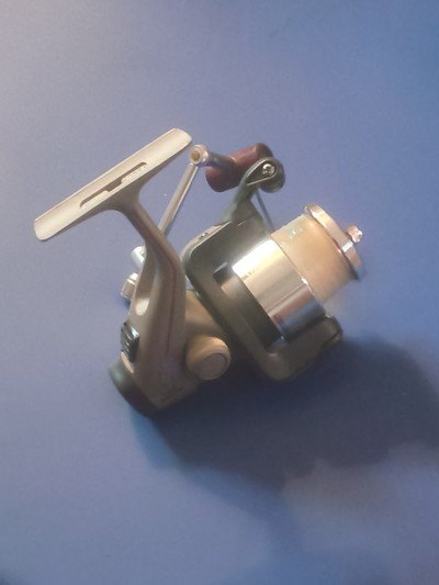 STERLING PRO 5 1000 SPINNING FISHING REEL - Image 5 of 6