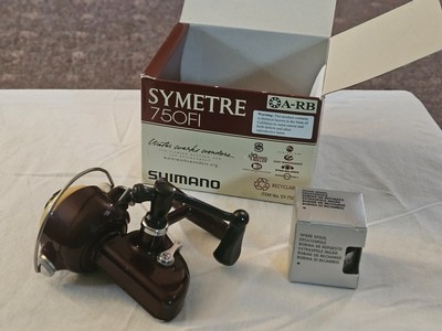 FISHING REEL - Image 1 of 4
