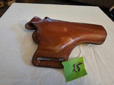 DeSantis Leather Right-Handed OWB Belt Holster with Thumb Break - Image 1 of 7