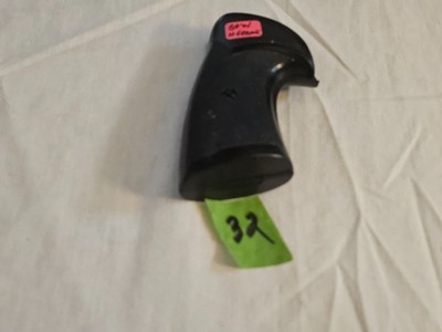 Smith & Wesson S&W N-Frame Rubber Revolver Grips - Image 1 of 5