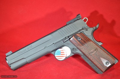Sig Sauer 1911 45acp, Target model.