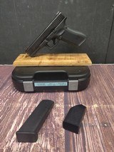 GLOCK 17 G17 Gen 5 w/ Night Sights - 1 of 7