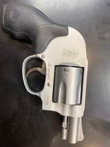SMITH & WESSON 638-3 AIRWEIGHT - 1 of 2
