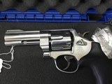 SMITH & WESSON MODEL 610 - 2 of 6