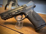 SMITH & WESSON M&P 9
M2.0 - 2 of 6