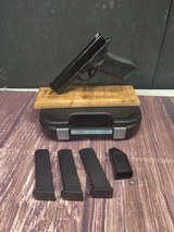 GLOCK 17 G17 Gen 5 w/ Night Sights - 1 of 7
