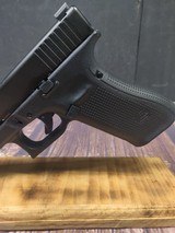 GLOCK 17 G17 Gen 5 w/ Night Sights - 4 of 7