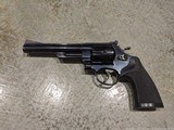 SMITH & WESSON MODEL 57 - 1 of 7