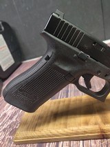 GLOCK 17 G17 Gen 5 w/ Night Sights - 5 of 7