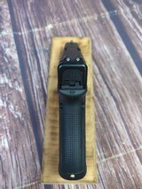 GLOCK 17 G17 Gen 5 w/ Night Sights - 7 of 7