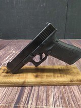 GLOCK 17 G17 Gen 5 w/ Night Sights - 2 of 7