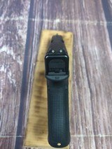 GLOCK 17 G17 Gen 5 w/ Night Sights - 7 of 7