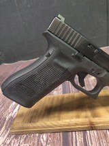 GLOCK 17 G17 Gen 5 w/ Night Sights - 6 of 7