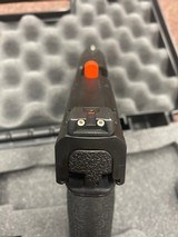 SMITH & WESSON M&P 40 - 2 of 3