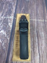 GLOCK 17 G17 Gen 5 w/ Night Sights - 7 of 7