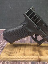 GLOCK 17 G17 Gen 5 w/ Night Sights - 6 of 7