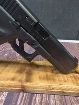GLOCK 17 G17 Gen 5 w/ Night Sights - 5 of 7