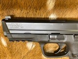 SMITH & WESSON M&P 40 .40 S&W - 2 of 7