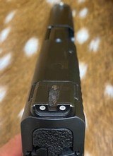 SMITH & WESSON M&P 40 .40 S&W - 6 of 7