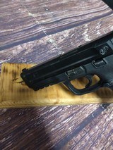 SMITH & WESSON M&P 9 No Magazine - 4 of 6