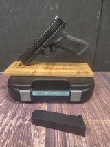 GLOCK 17 G17 Gen 5 w/ Night Sights - 1 of 7