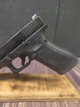 GLOCK 17 G17 Gen 5 w/ Night Sights - 4 of 7
