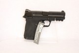 SMITH & WESSON Shield EZ 380 - 2 of 3