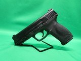 SMITH & WESSON M&P40 - 2 of 7
