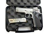 SMITH & WESSON MODEL 4006 - 5 of 6