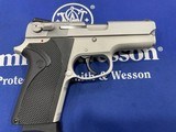 SMITH & WESSON 3913 - 2 of 4
