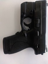 SMITH & Wesson M&P 40 SHIELD LASERGUARD PRO - 1 of 2