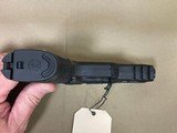 SMITH & WESSON M&P 9 M2.0 Compact - 4 of 6