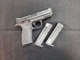 SMITH AND WESSON M&P 9 - 2 of 4