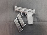 SMITH AND WESSON M&P 9 - 1 of 4