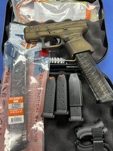 GLOCK 26 G26 GEN 5 BATTLE WORN FLAG31 ROUND MAGAZINE - 1 of 7