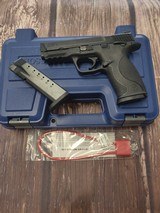SMITH & WESSON M&P 40 w/ Thumb Safety - 1 of 7