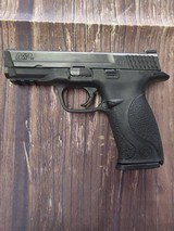 SMITH & WESSON M&P 40 *NO SAFETY* w/ NIGHT SIGHTS - 1 of 6