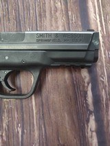 SMITH & WESSON M&P 40 *NO SAFETY* w/ NIGHT SIGHTS - 4 of 6